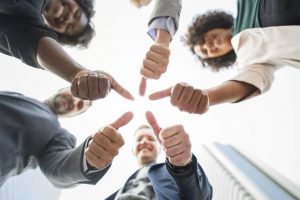 非正規雇用のメリットとは?正社員を捨てて豊かになる新しい働き方